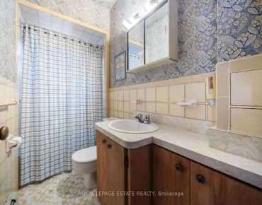 
82 Cedarcrest Blvd O'Connor-Parkview, Toronto 4 beds 2 baths  garage $975K