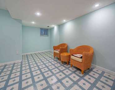 11 Glentworth Rd <a href='https://luckyalan.com/community_CN.php?community=Toronto:Don Valley Village'>Don Valley Village, Toronto</a> 5 beds 6 baths 2 garage $2.1M