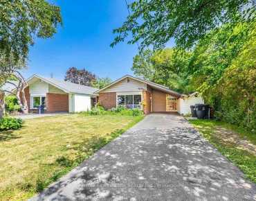 29 Orton Park Rd Morningside, Toronto 3 beds 2 baths 1 garage $949K
