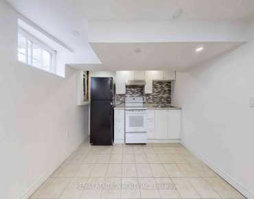 
Wellesley  North St. James Town, Toronto 2 beds 3 baths 1 garage $999.9K