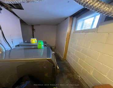 294 Pharmacy Ave Clairlea-Birchmount, Toronto 3 beds 2 baths  garage $899K
