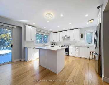 40 North Woodrow Blvd Clairlea-Birchmount, Toronto 4 beds 2 baths  garage $899.9K