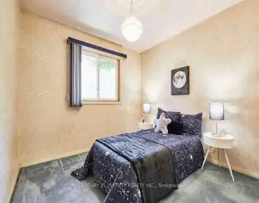 
26 Halfmoon Sq Highland Creek, Toronto 3 beds 4 baths 2 garage $1.199M