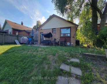 121 Pandora Circ Woburn, Toronto 3 beds 2 baths garage $745K