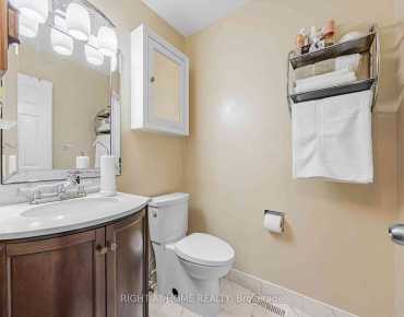 106 Mammoth Hall Trl Malvern, Toronto 3 beds 4 baths 1 garage $889K
