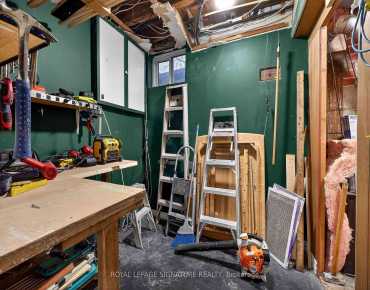 1433 Finch Ave Liverpool, Pickering 4 beds 2 baths 2 garage $920K