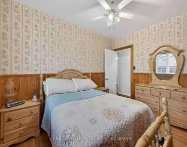 
49 Wilkes Cres Clairlea-Birchmount, Toronto 3 beds 4 baths 1 garage $947.9K