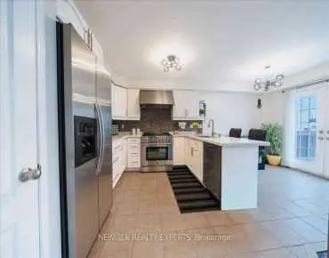 
46 Sullivan St Kensington-Chinatown, Toronto 6 beds 3 baths  garage $1.18M