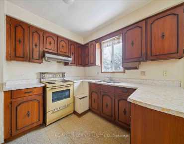 
860 Liverpool Rd Bay Ridges, Pickering 3 beds 2 baths  garage $870K