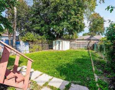 
77 Borden St University, Toronto 4 beds 4 baths  garage $3.095M