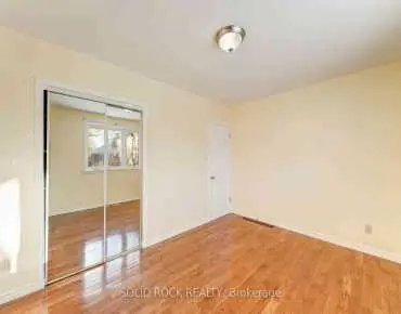 
33 Elfreda Blvd Clairlea-Birchmount, Toronto 3 beds 3 baths  garage $874.9K
