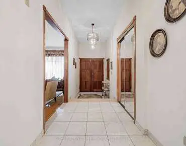 72 Lowry Sq Malvern, Toronto 3 beds 2 baths  garage $800K