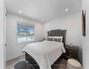 72 Lowry Sq Malvern, Toronto 3 beds 2 baths  garage $800K