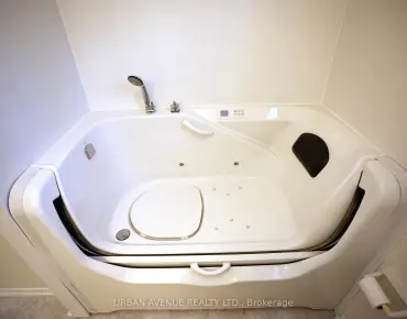 
2125 Lynn Heights Dr Liverpool, Pickering 3 beds 3 baths 2 garage $965K
