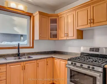 19 Thursfield Cres <a href='https://luckyalan.com/community.php?community=Toronto:Leaside'>Leaside, Toronto</a> 3 beds 2 baths garage $1.469M