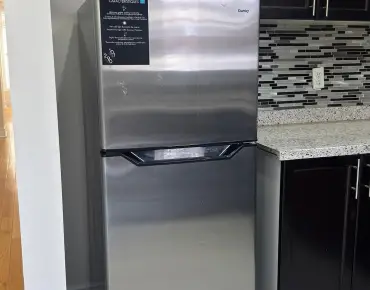 
530 Kingston Rd Woodlands, Pickering 3 beds 4 baths 1 garage $850K
