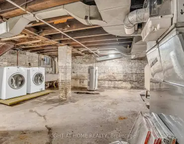 
185 Wilfred Ave <a href='https://luckyalan.com/community.php?community=Toronto:Willowdale East'>Willowdale East, Toronto</a> 4 beds 5 baths 2 garage $2.488M