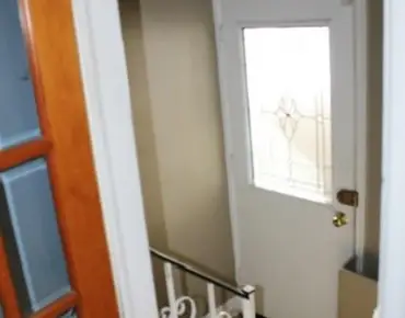 1912 Glengrove Rd Liverpool, Pickering 2 beds 2 baths 1 garage $950K
