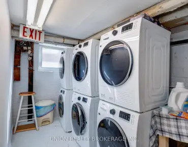 40 River St Regent Park, Toronto 4 beds 2 baths  garage $1.689M