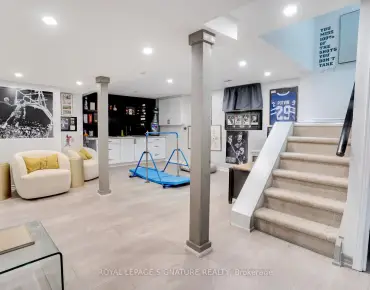 
216 Huntsmill Blvd Steeles, Toronto 4 beds 4 baths 2 garage $1.79M
