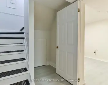 32 Christina Cres Wexford-Maryvale, Toronto 2 beds 2 baths 1 garage $990K
