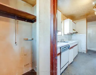 18 Glen Eden Cres O'Connor-Parkview, Toronto 4 beds 6 baths 1 garage $2.849M