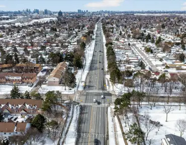 40 River St Regent Park, Toronto 4 beds 2 baths  garage $1.689M