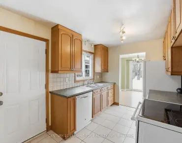 
87 Pindar Cres <a href='https://luckyalan.com/community.php?community=Toronto:Pleasant View'>Pleasant View, Toronto</a> 4 beds 3 baths 1 garage $788K