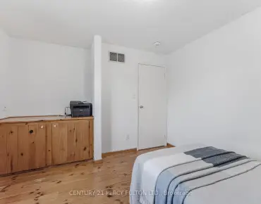 
Foxwood  Amberlea, Pickering 5 beds 4 baths 2 garage $999.9K