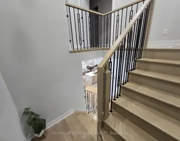 45 Harris Park Dr Clairlea-Birchmount, Toronto 3 beds 4 baths 2 garage $1.325M