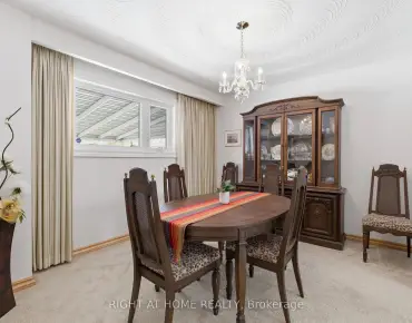 53 Sharbot Ave Woburn, Toronto 3 beds 4 baths 1 garage $999K