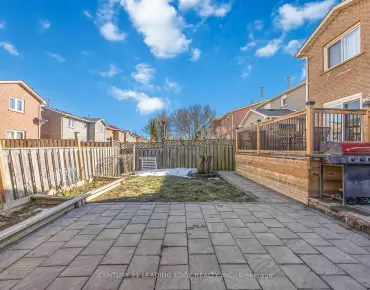 26 Kitson Dr Cliffcrest, Toronto 3 beds 1 baths  garage $830K