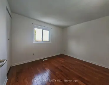 18 Camberley Crt Malvern, Toronto 3 beds 2 baths 2 garage $709K