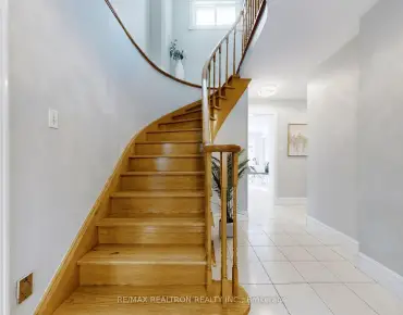 
163 Calverley Trl Highland Creek, Toronto 4 beds 5 baths 2 garage $1.38M
