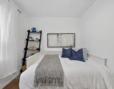 19 Irvington Cres <a href='https://luckyalan.com/community.php?community=Toronto:Willowdale East'>Willowdale East, Toronto</a> 4 beds 5 baths 2 garage $2.65M