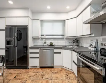 27 Elfreda Blvd Clairlea-Birchmount, Toronto 2 beds 2 baths  garage $899.9K