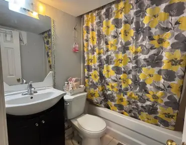 67 Claremore Ave W Birchcliffe-Cliffside, Toronto 1 beds 2 baths garage $700K