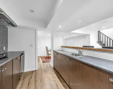 44 Lowcrest Blvd Tam O'Shanter-Sullivan, Toronto 3 beds 2 baths  garage $899.9K
