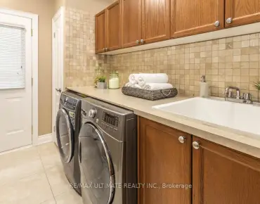 
1703 Rockwood Dr Highbush, Pickering 5 beds 5 baths 3 garage $1.55M