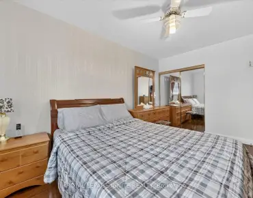 16 Vankirk Rd Dorset Park, Toronto 3 beds 2 baths 1 garage $749.89K
