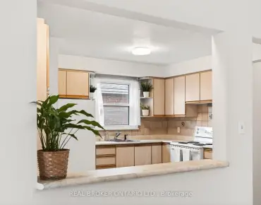 66 Dewlane Dr <a href='https://luckyalan.com/community_CN.php?community=Toronto:Newtonbrook West'>Newtonbrook West, Toronto</a> 4 beds 3 baths 1 garage $1.589M