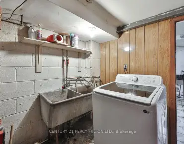 35 Manorglen Cres Agincourt South-Malvern West, Toronto 3 beds 3 baths 1 garage $1.249M