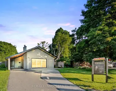 105 Moreau Trl Clairlea-Birchmount, Toronto 3 beds 4 baths 2 garage $1.3M