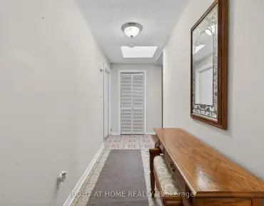 71 Banmoor Blvd Woburn, Toronto 3 beds 2 baths 1 garage $889K
