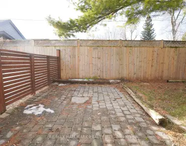 51 Glenavy Ave <a href='https://luckyalan.com/community_CN.php?community=Toronto:Bridle Path-Sunnybrook-York Mills'>Bridle Path-Sunnybrook-York Mills, Toronto</a> 3 beds 2 baths 1 garage $1.599M