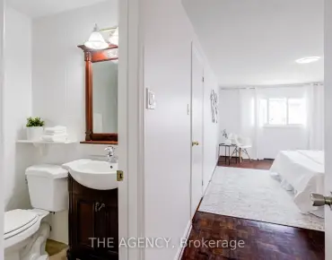 
10 Heather Rd <a href='https://luckyalan.com/community.php?community=Toronto:Leaside'>Leaside, Toronto</a> 3 beds 2 baths  garage $1.895M