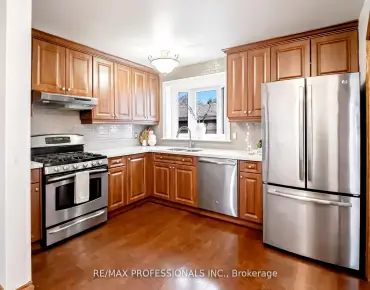 33 Alice Cres Wexford-Maryvale, Toronto 3 beds 2 baths  garage $1.108M