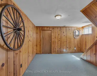 32 Beacon Rd Dorset Park, Toronto 3 beds 2 baths  garage $849K
