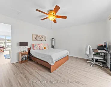 
51 Burnt Bark Dr Steeles, Toronto 3 beds 4 baths 2 garage $1.223M