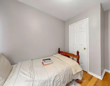 
15 Lantos Crt W Downsview-Roding-CFB, Toronto 4 beds 3 baths 2 garage $1.199M